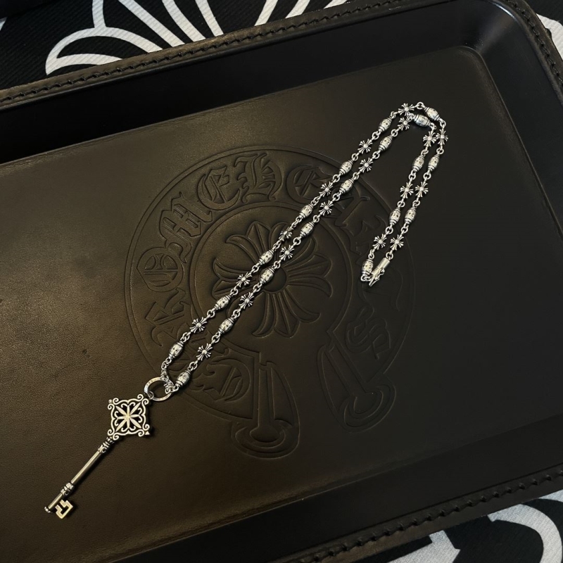 Ch**me He**ts necklaces